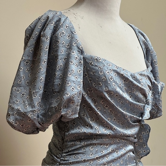 Astr The Label Emma Floral Ruched Bubble Sleeve Midi Dress Blue Size Small - Picture 4 of 15